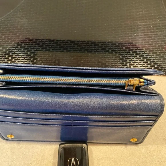 Authentic braided Prada Wallet - Picture 3 of 9